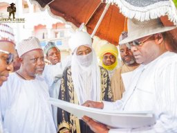 VISITE DU ROI DE KANO NIGERIA AU PRESIDENT BAYE CISS DURANT LES TRAVAUX DE CONSTRUCTION DE L'ESPLANADE DE MEDINA BAYE